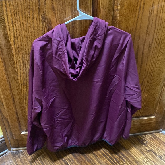 VS PINK Anorak - Picture 3 of 3